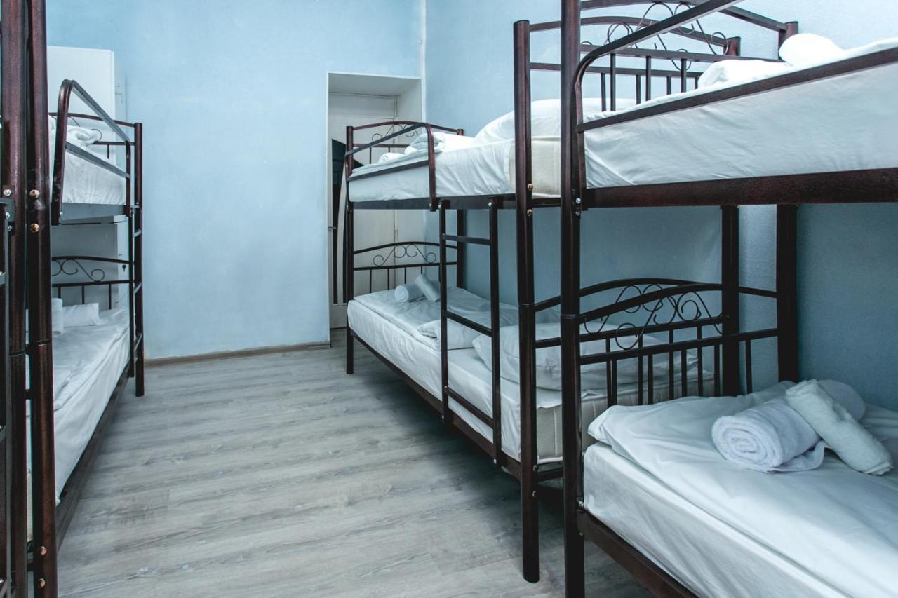 Sherlock Holmes Hostel Bakoe Buitenkant foto