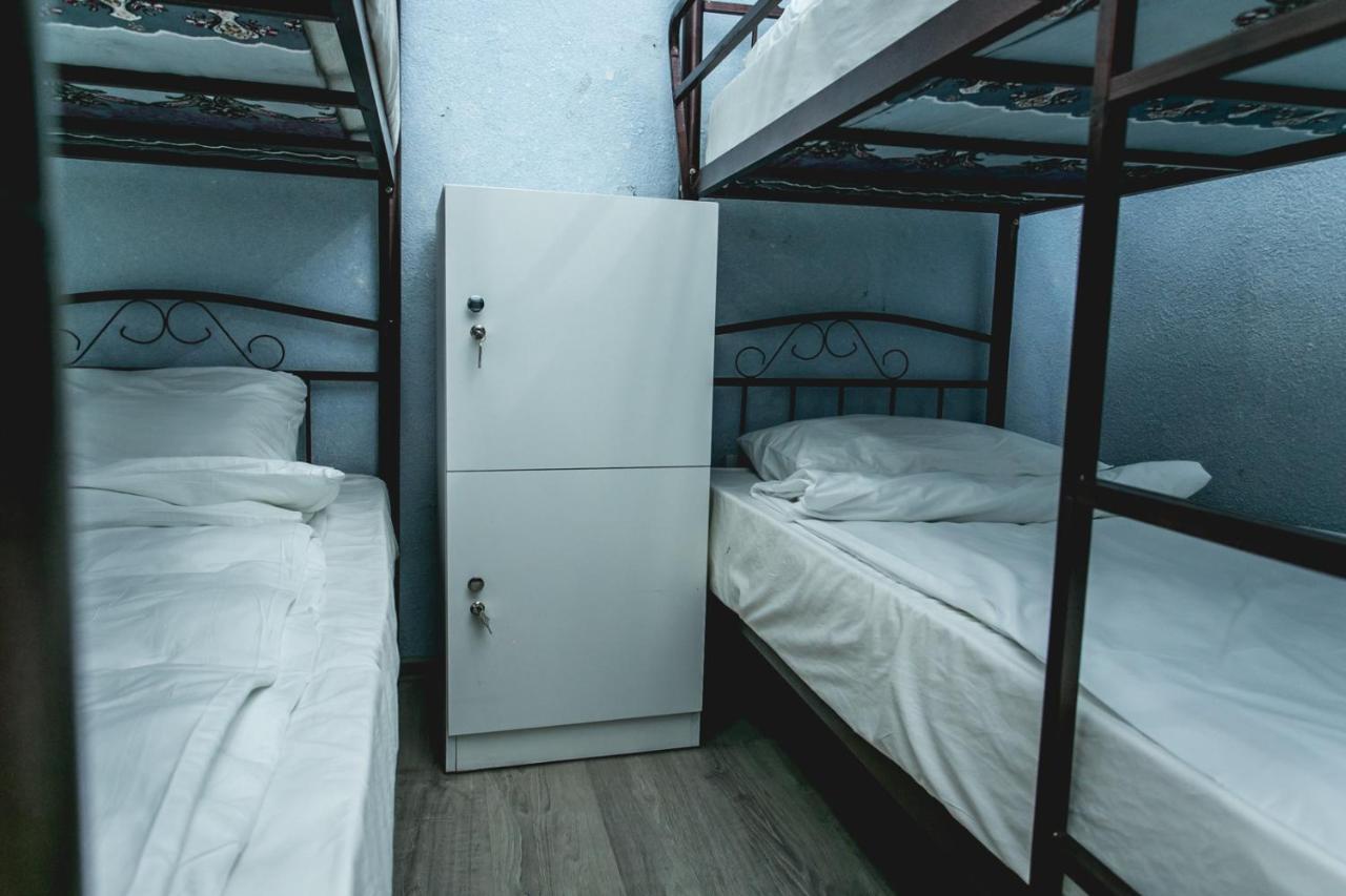 Sherlock Holmes Hostel Bakoe Buitenkant foto